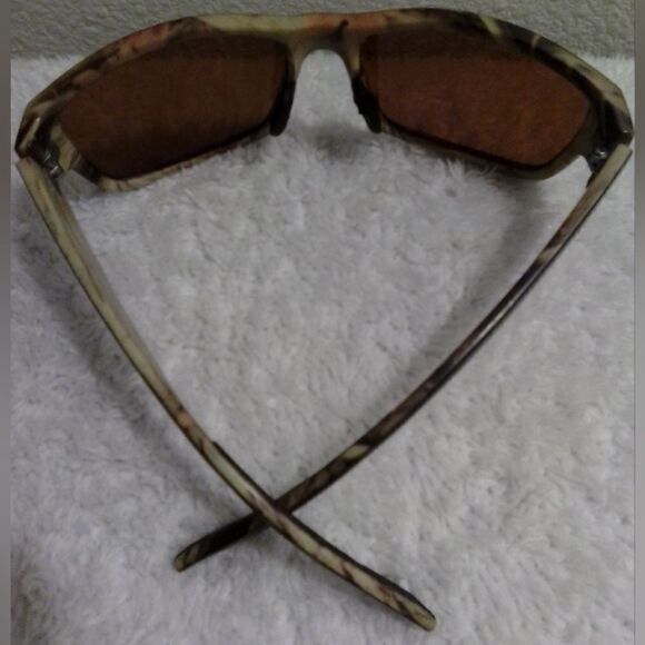 Title: “Men’s Polarized Camouflage Sport Sunglasses - Shatterproof & New” - Picture 2 of 4